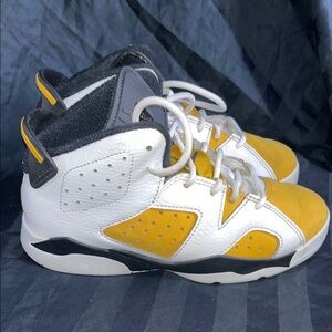Youth Size 1 NIKE AIR JORDAN 6 RETRO “YELLOW OCHRE” SHOES